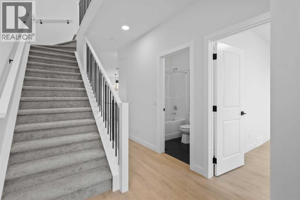 175 Belvedere Crescent Se, Calgary, Alberta  T2A 7Y5 - Photo 3 - A2243908