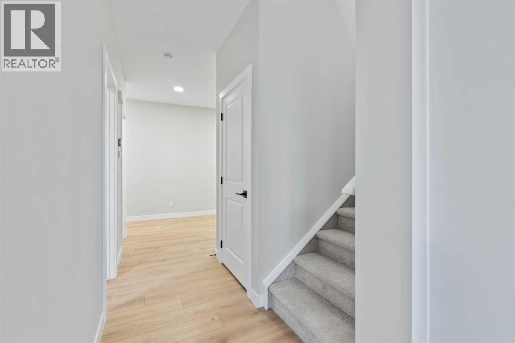 151 Belvedere Crescent Se, Calgary, Alberta  T2A 7Y5 - Photo 6 - A2244649