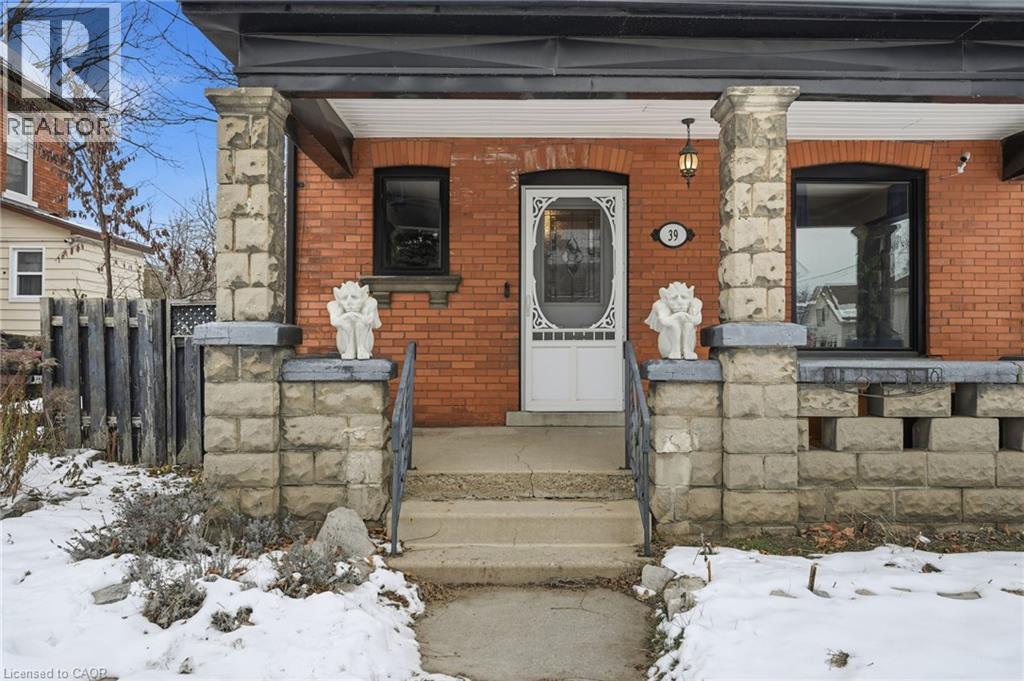 39 Stanley Street, Simcoe, Ontario  N3Y 1M3 - Photo 3 - 40793531