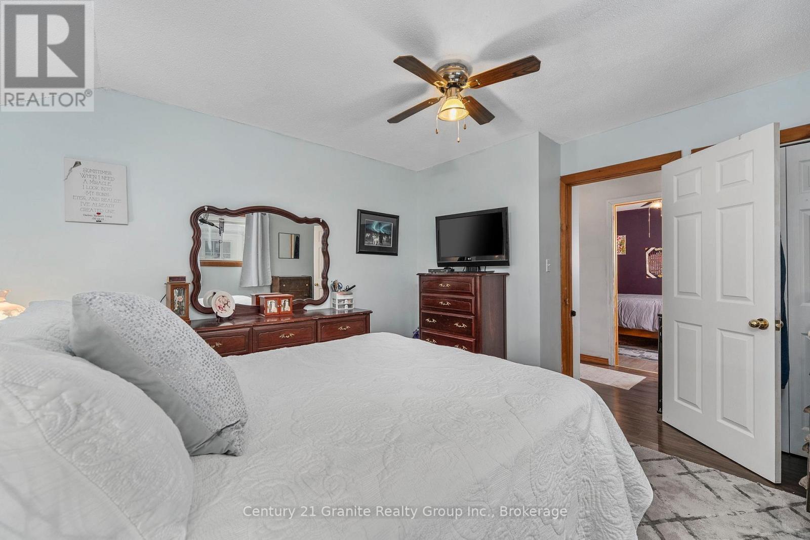 27 Sunnyside Street, Dysart Et Al, Ontario  K0M 1S0 - Photo 15 - X12628028