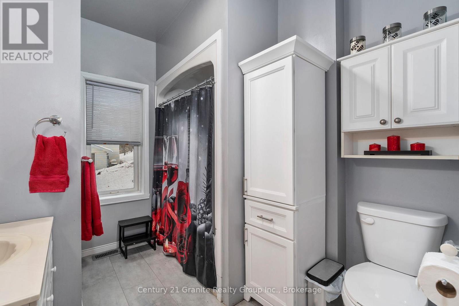 27 Sunnyside Street, Dysart Et Al, Ontario  K0M 1S0 - Photo 19 - X12628028