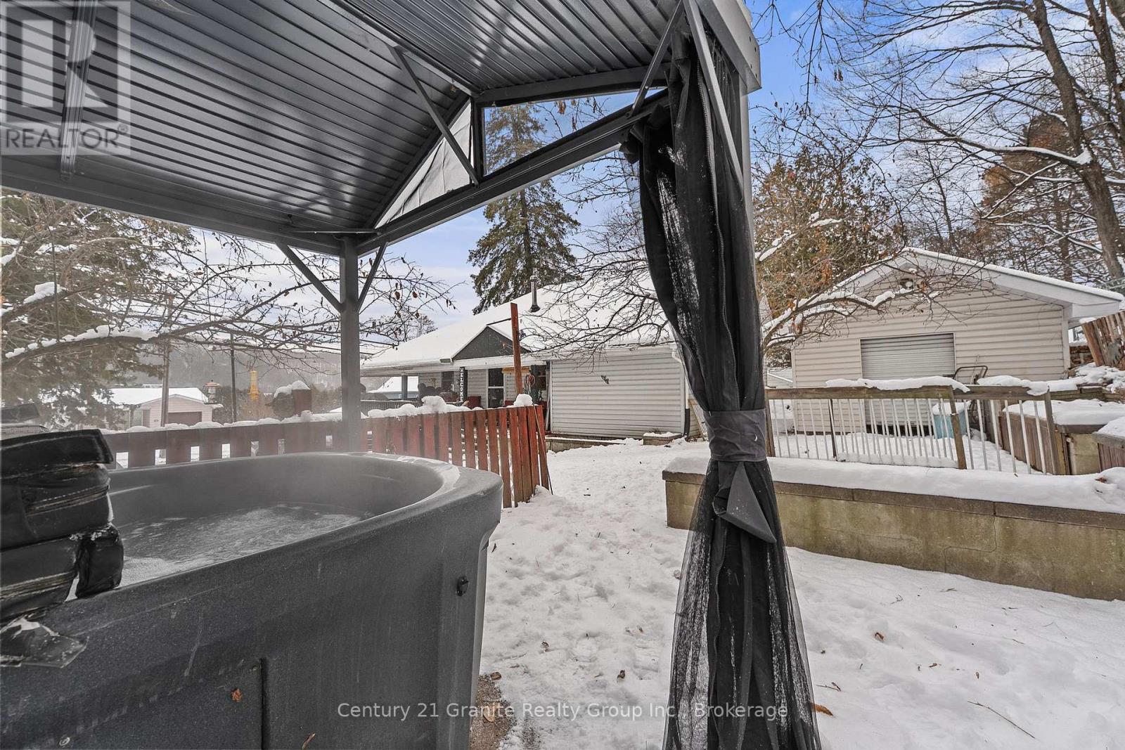 27 Sunnyside Street, Dysart Et Al, Ontario  K0M 1S0 - Photo 24 - X12628028