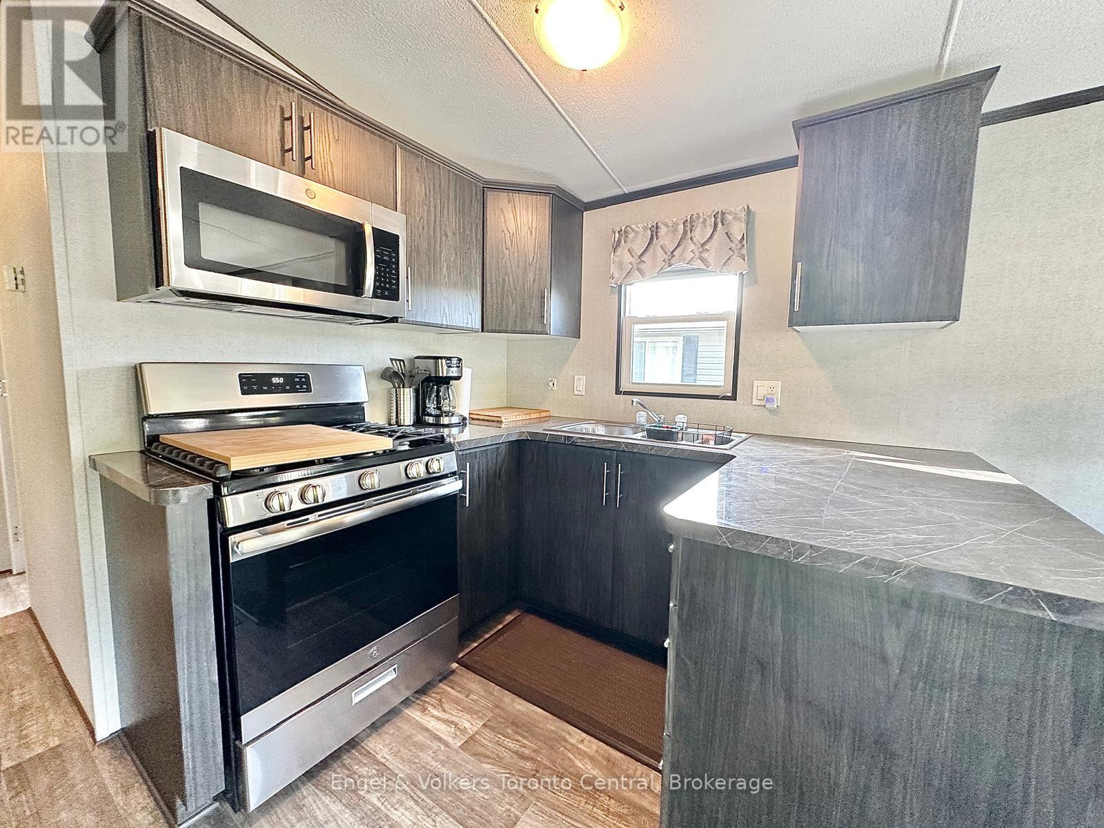 B8 - 7489 Sideroad 5 E, Wellington North, Ontario N0G 2L0 - Photo 14 - X12628076