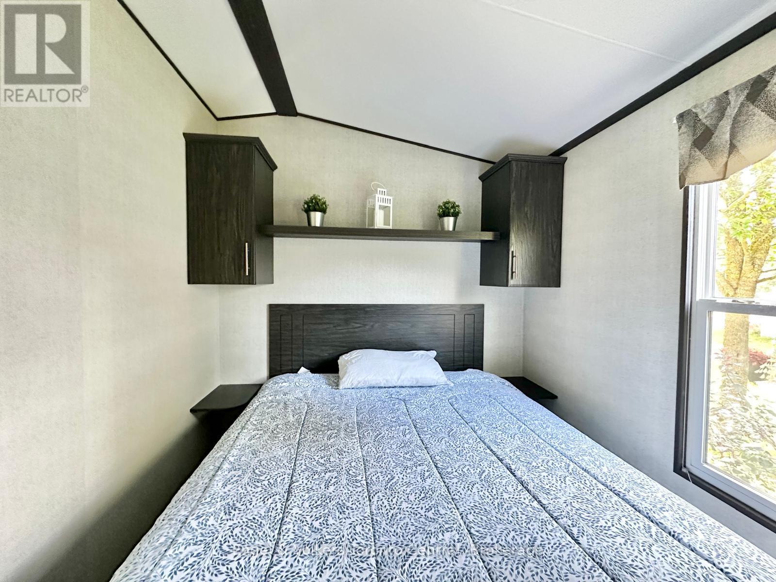 B8 - 7489 Sideroad 5 E, Wellington North, Ontario N0G 2L0 - Photo 25 - X12628076