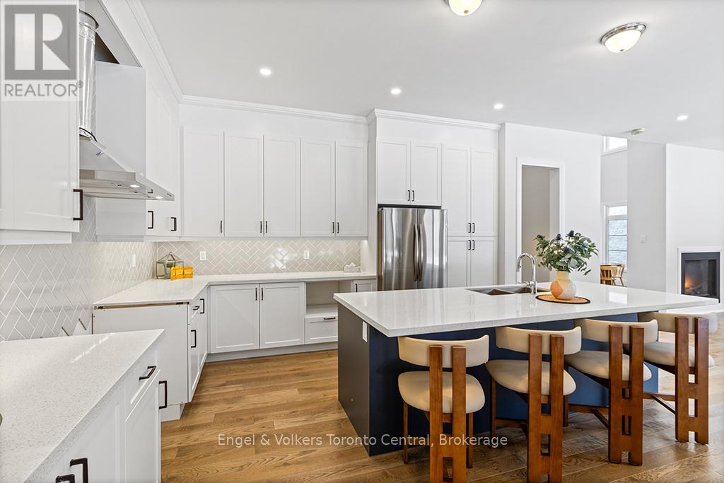 110 Dorothy Drive, Blue Mountains, Ontario N0H 2P0 - Photo 11 - X12628088