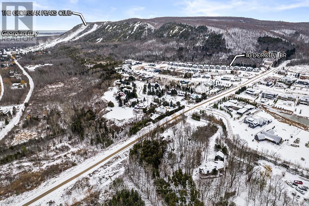 110 Dorothy Drive, Blue Mountains, Ontario N0H 2P0 - Photo 2 - X12628094