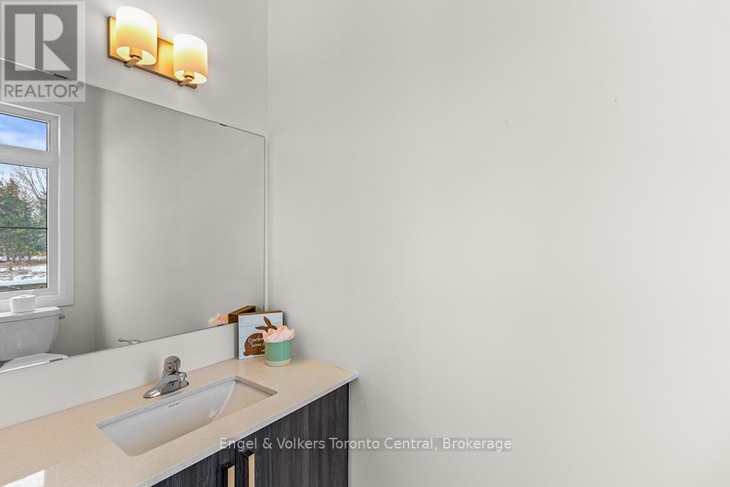 110 Dorothy Drive, Blue Mountains, Ontario N0H 2P0 - Photo 6 - X12628094