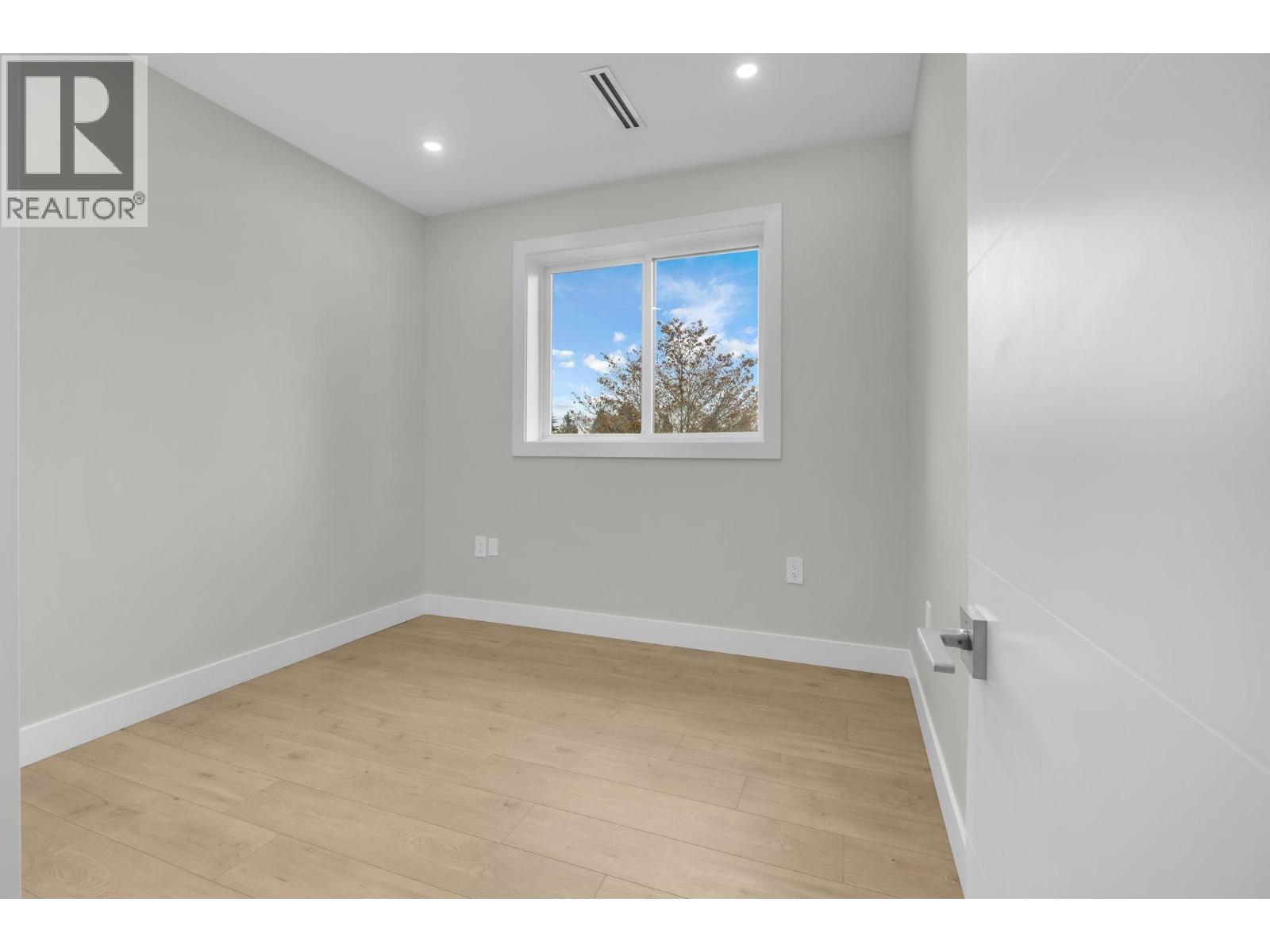 4325 Kamloops Street, Vancouver, British Columbia  V5R 1M8 - Photo 11 - R3073234