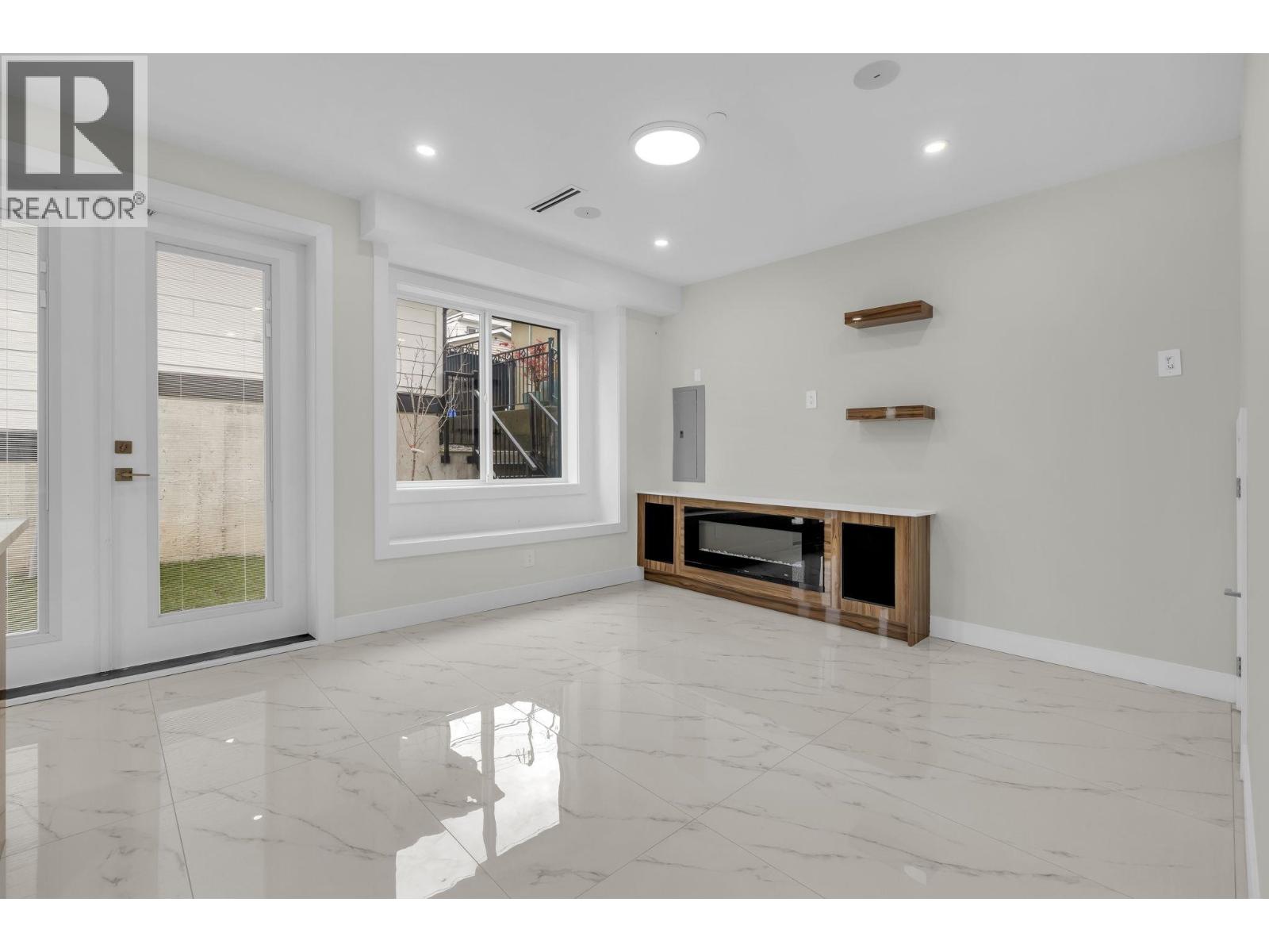 4325 Kamloops Street, Vancouver, British Columbia  V5R 1M8 - Photo 4 - R3073234