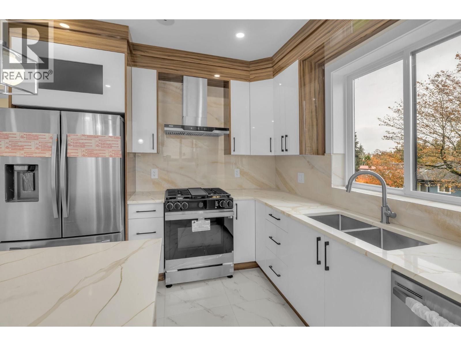 4325 Kamloops Street, Vancouver, British Columbia  V5R 1M8 - Photo 9 - R3073234