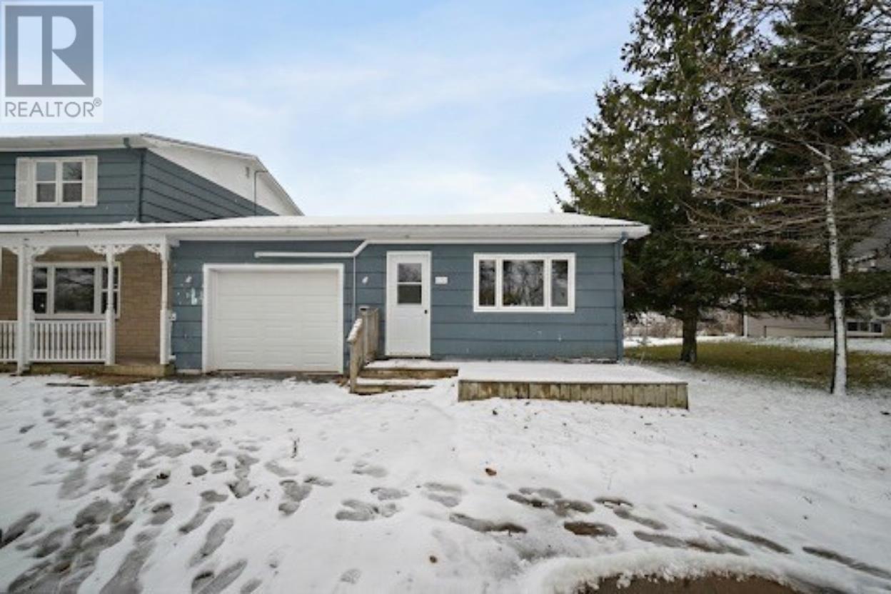 4 Maclean Avenue, Kensington, Prince Edward Island  C0B 1M0 - Photo 35 - 202529353