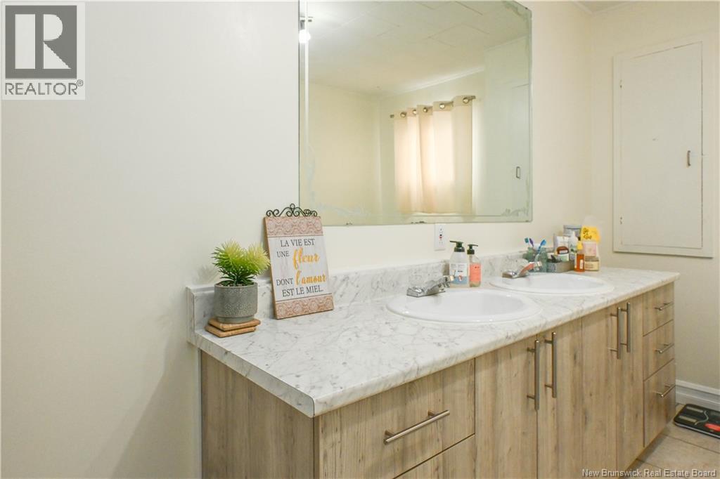 223 Boul St-Pierre E. Boulevard, Caraquet, New Brunswick  E1W 1B1 - Photo 37 - NB131114