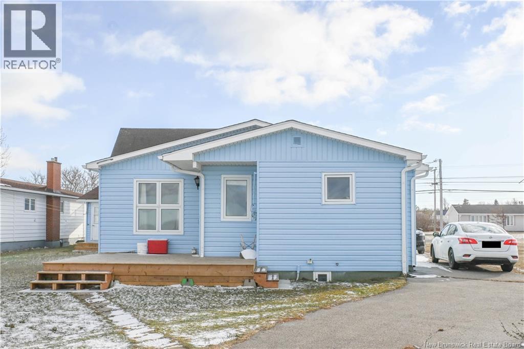 223 Boul St-Pierre E. Boulevard, Caraquet, New Brunswick  E1W 1B1 - Photo 4 - NB131114