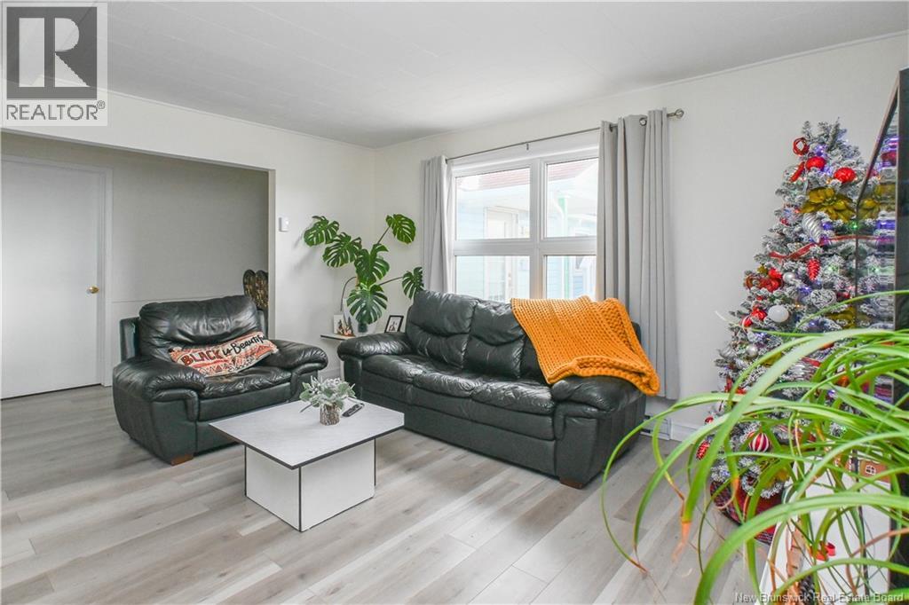 223 Boul St-Pierre E. Boulevard, Caraquet, New Brunswick  E1W 1B1 - Photo 34 - NB131114