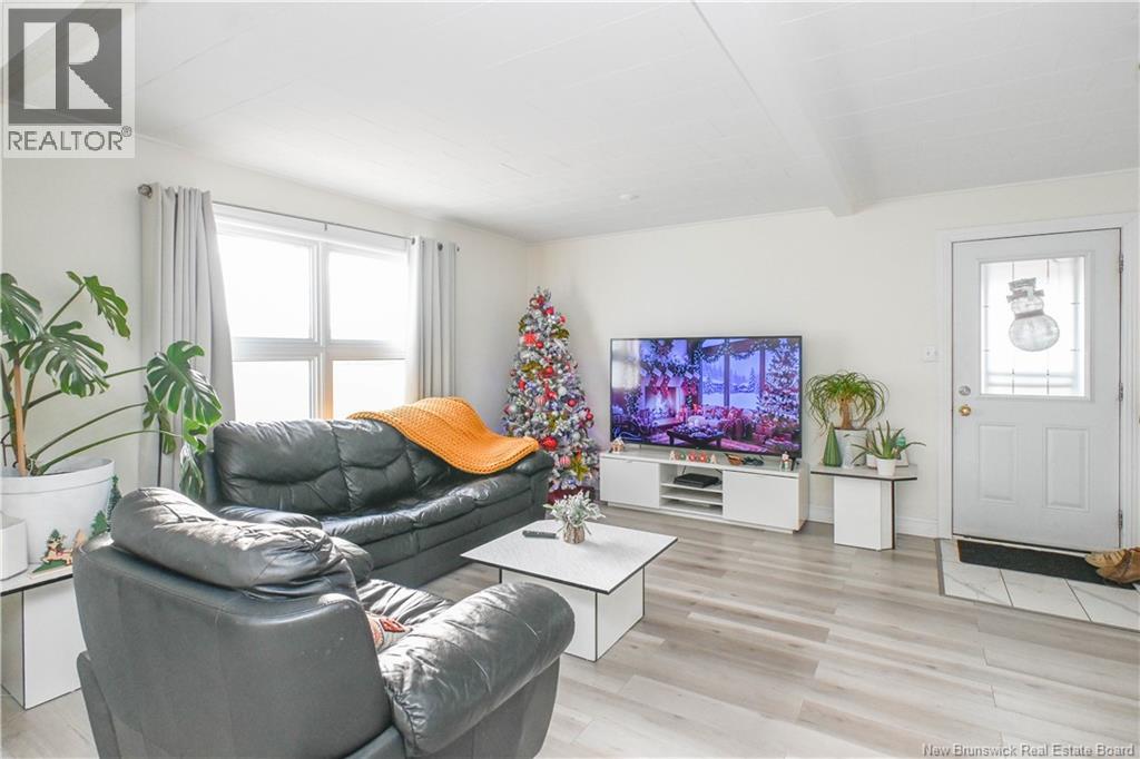 223 Boul St-Pierre E. Boulevard, Caraquet, New Brunswick  E1W 1B1 - Photo 33 - NB131114