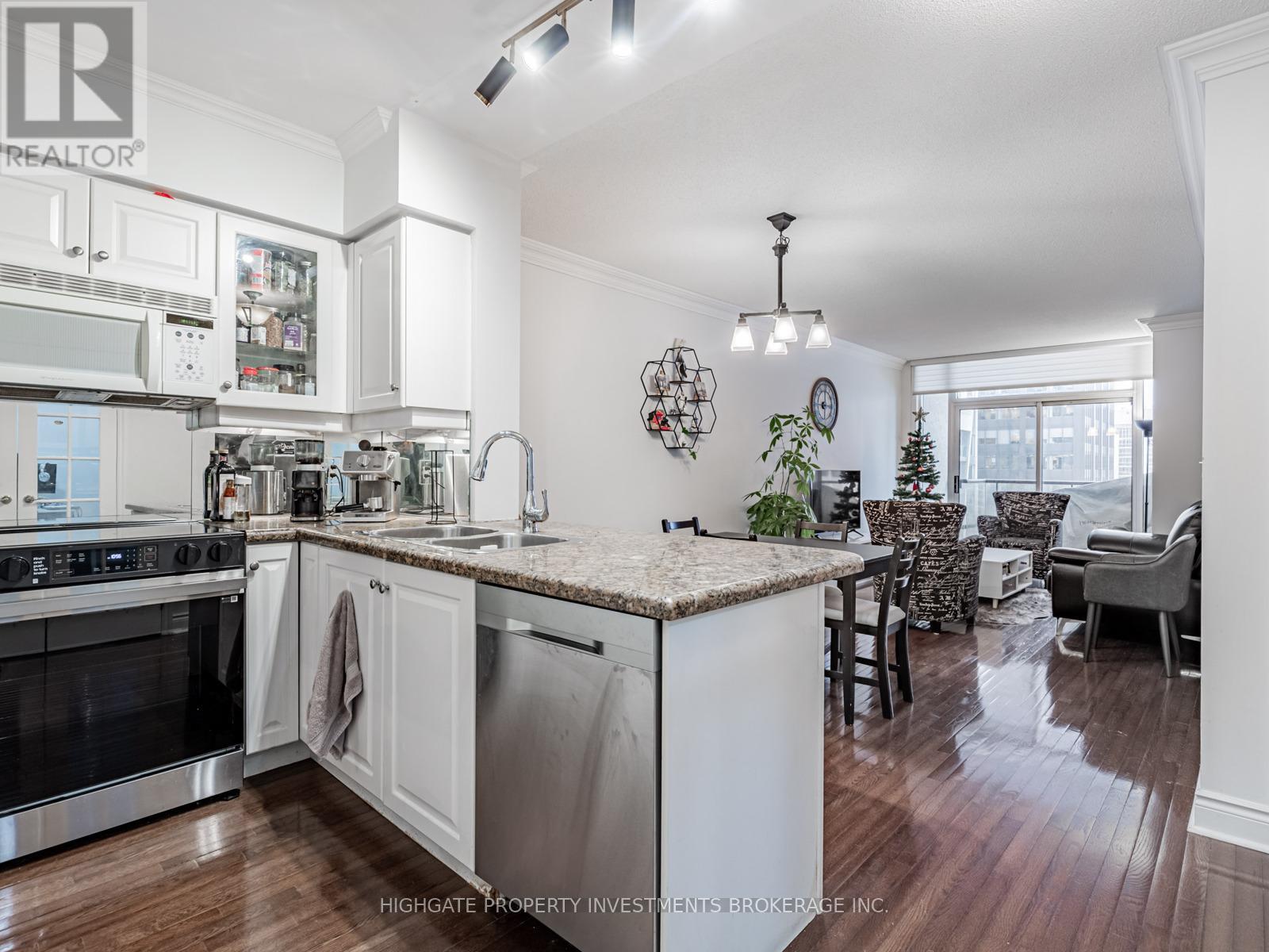 705 - 10 Delisle Avenue, Toronto, Ontario  M4V 3C6 - Photo 4 - C12627848