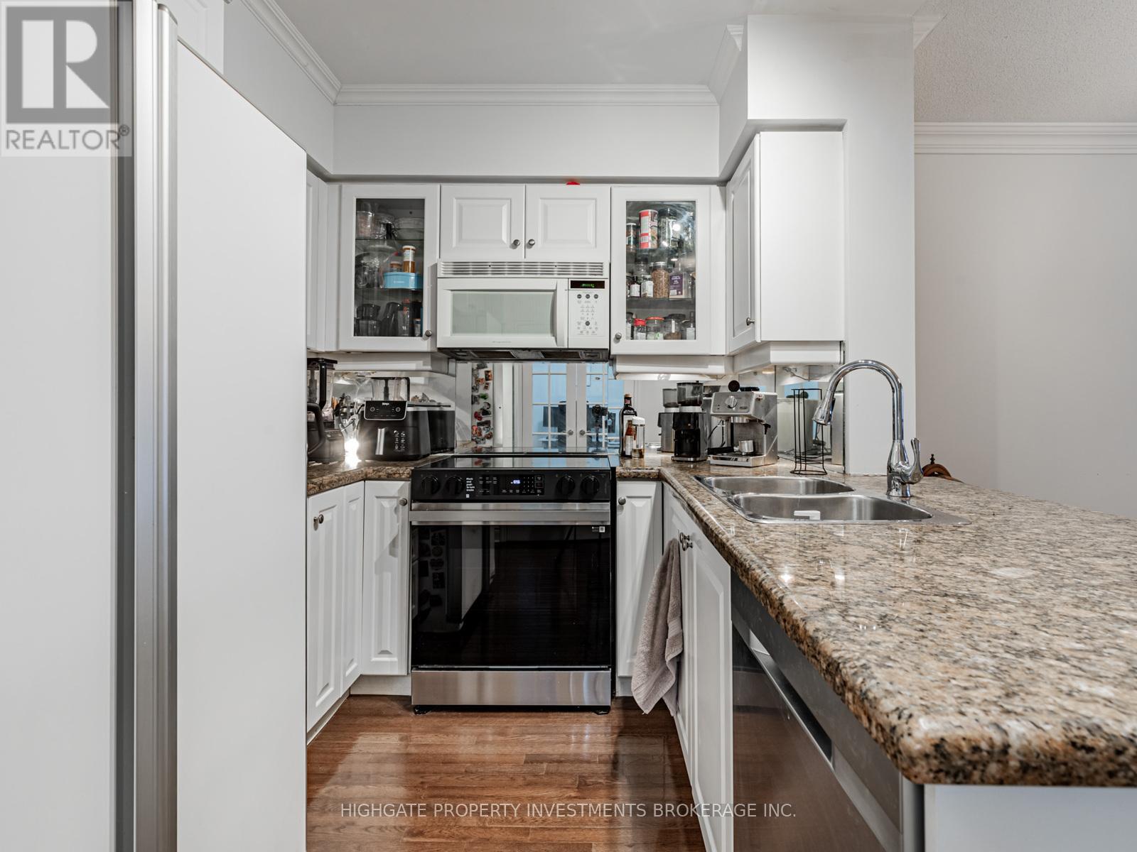 705 - 10 Delisle Avenue, Toronto, Ontario  M4V 3C6 - Photo 5 - C12627848