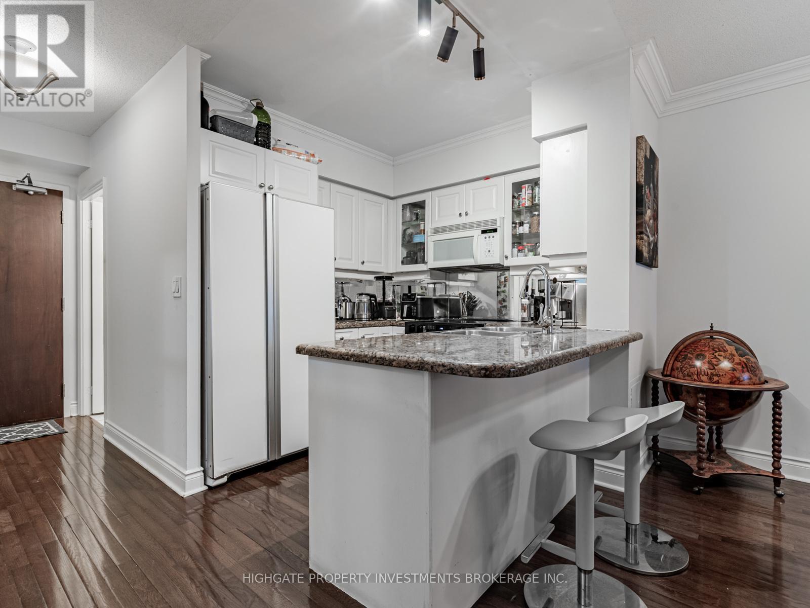 705 - 10 Delisle Avenue, Toronto, Ontario  M4V 3C6 - Photo 7 - C12627848