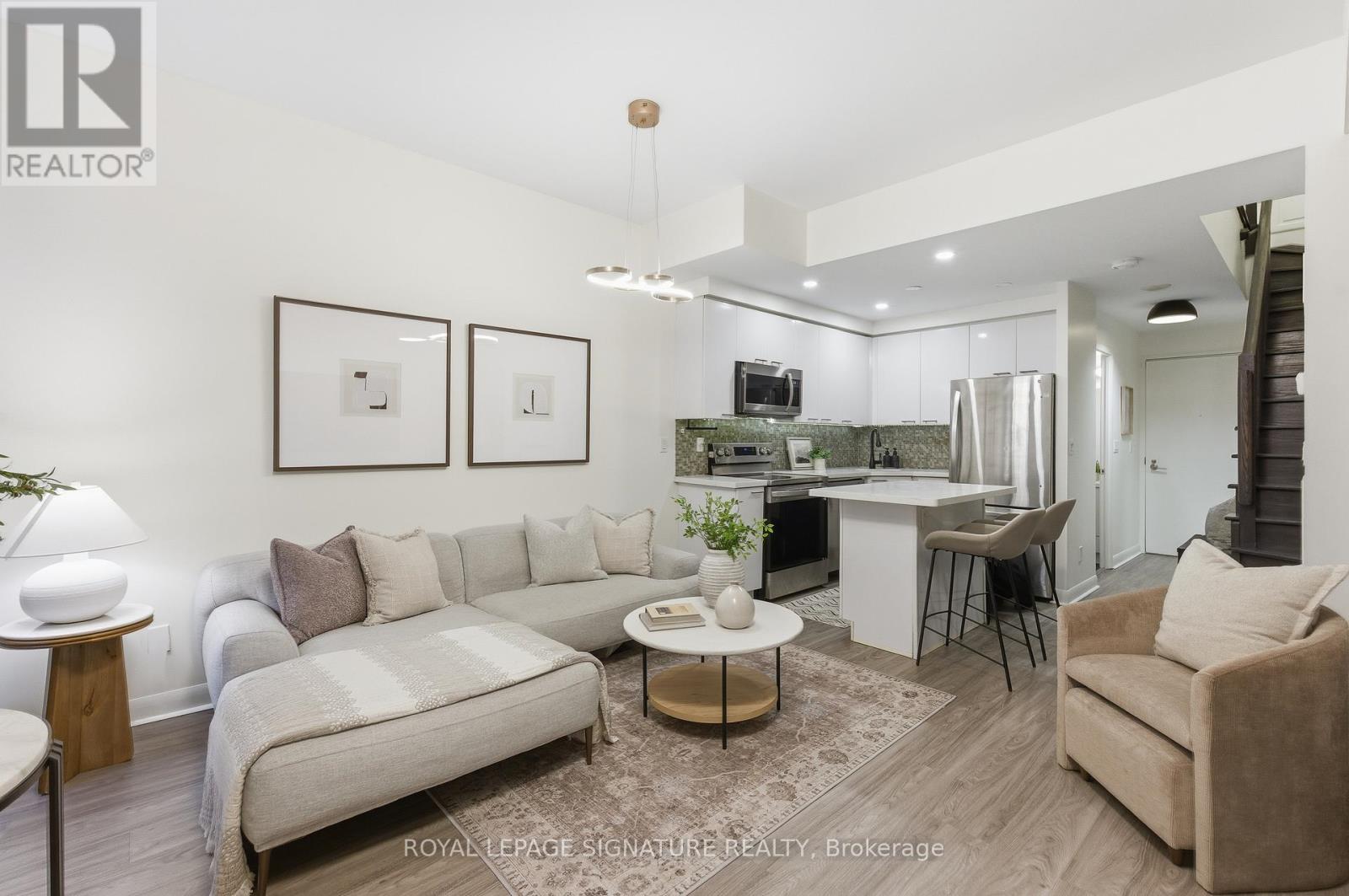 105 - 15 Bruyeres Mews, Toronto, Ontario  M5V 0A7 - Photo 2 - C12627850