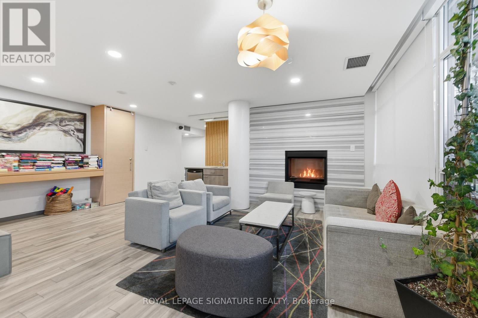 105 - 15 Bruyeres Mews, Toronto, Ontario  M5V 0A7 - Photo 23 - C12627850