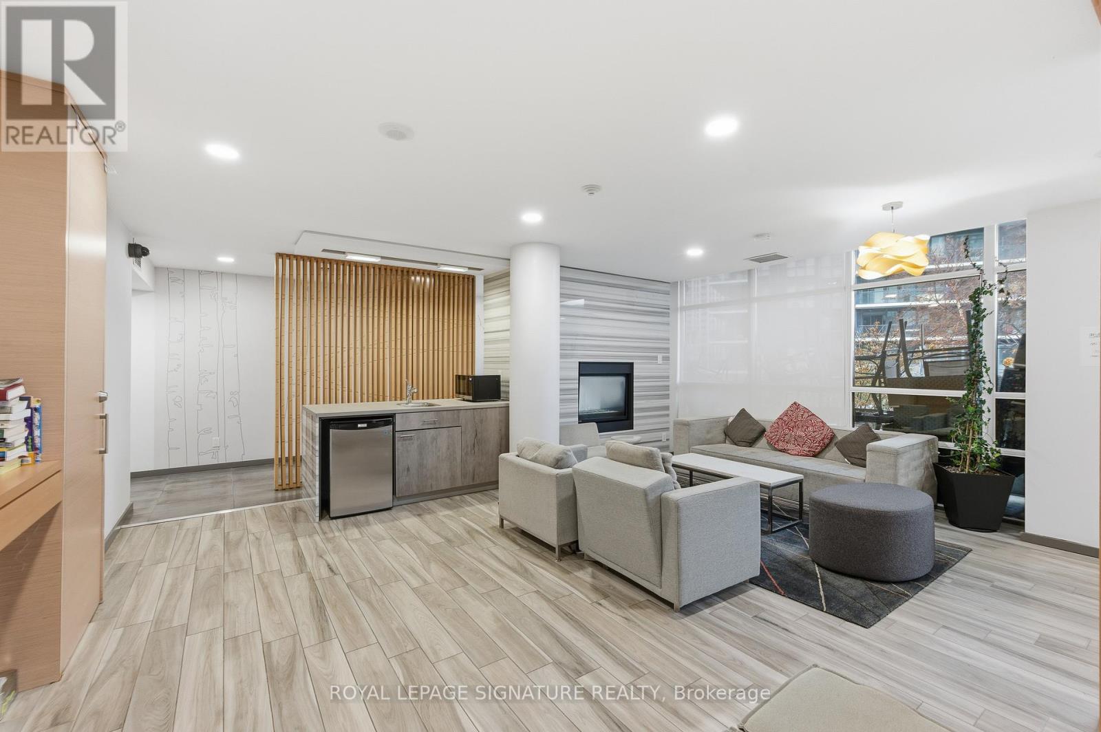 105 - 15 Bruyeres Mews, Toronto, Ontario  M5V 0A7 - Photo 25 - C12627850