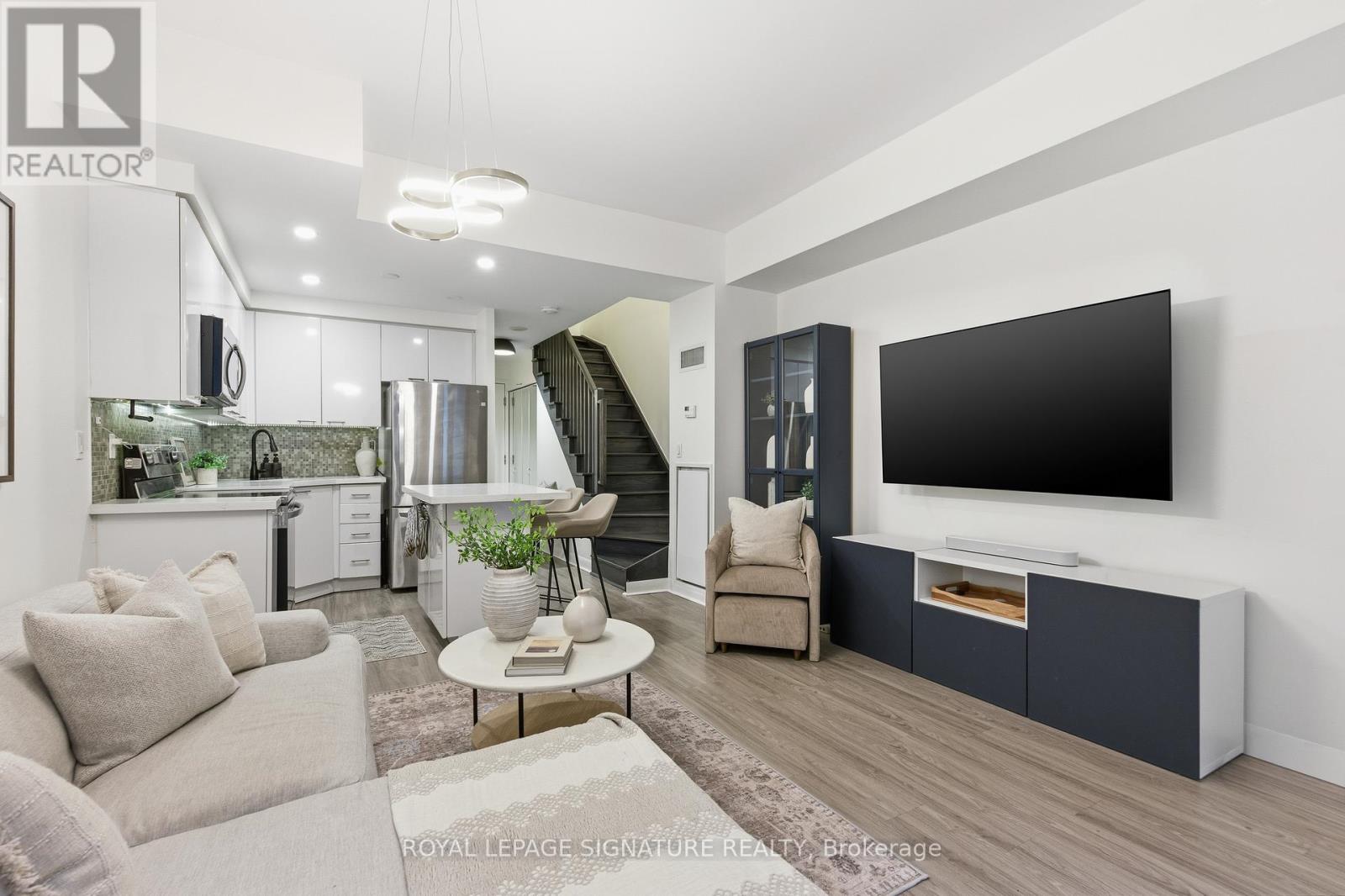 105 - 15 Bruyeres Mews, Toronto, Ontario  M5V 0A7 - Photo 5 - C12627850