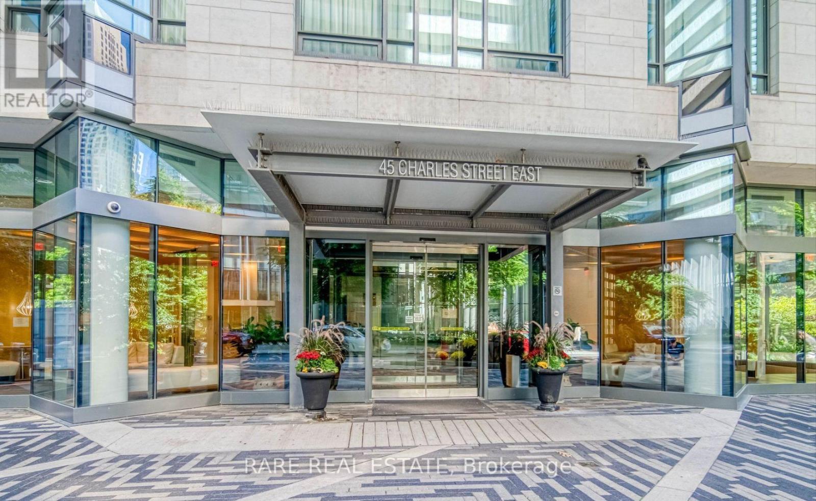 2012 - 45 Charles Street E, Toronto, Ontario M4Y 0B8 - Photo 2 - C12627856