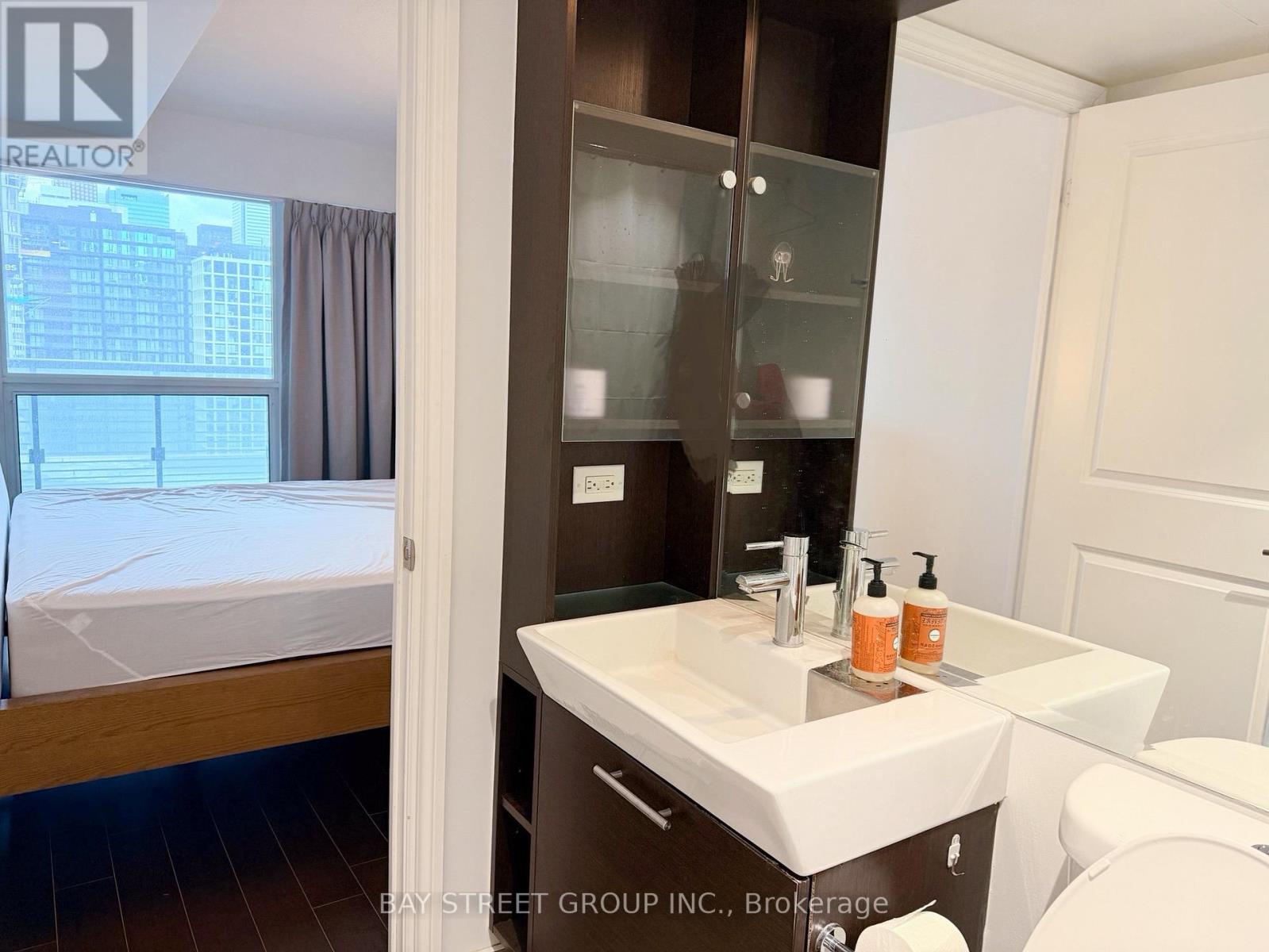 2310 - 386 Yonge Street, Toronto, Ontario  M5B 0A5 - Photo 12 - C12627904