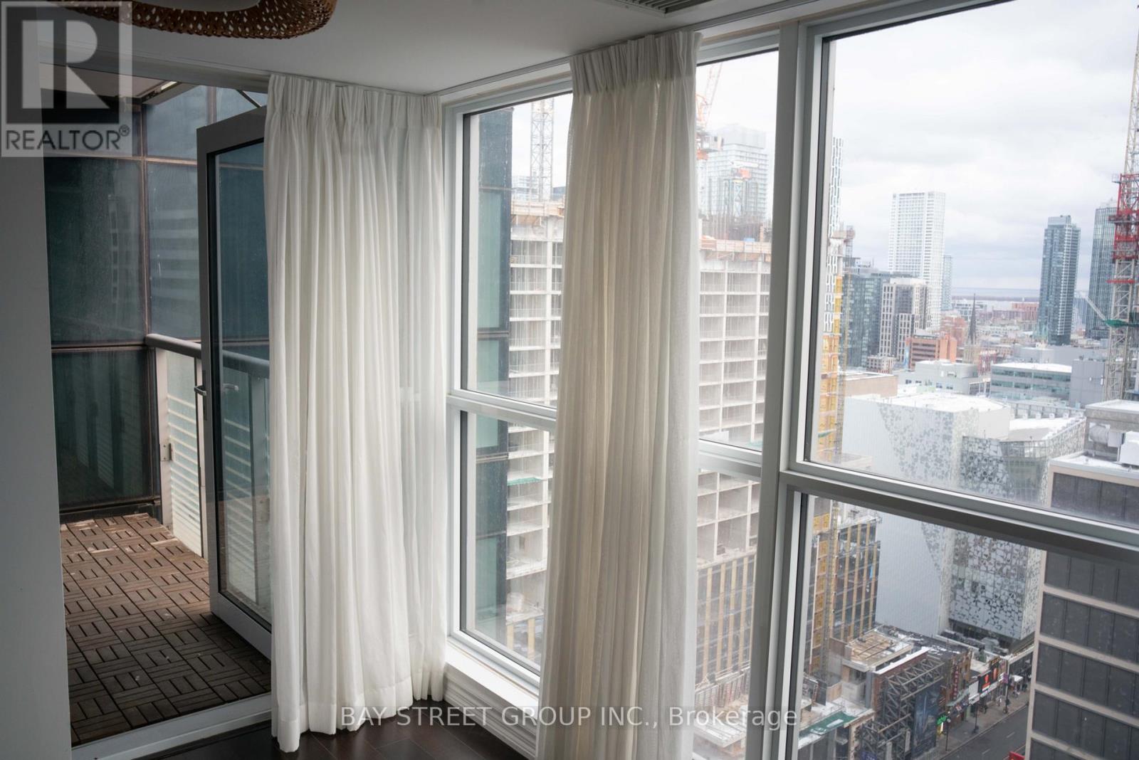 2310 - 386 Yonge Street, Toronto, Ontario  M5B 0A5 - Photo 4 - C12627904