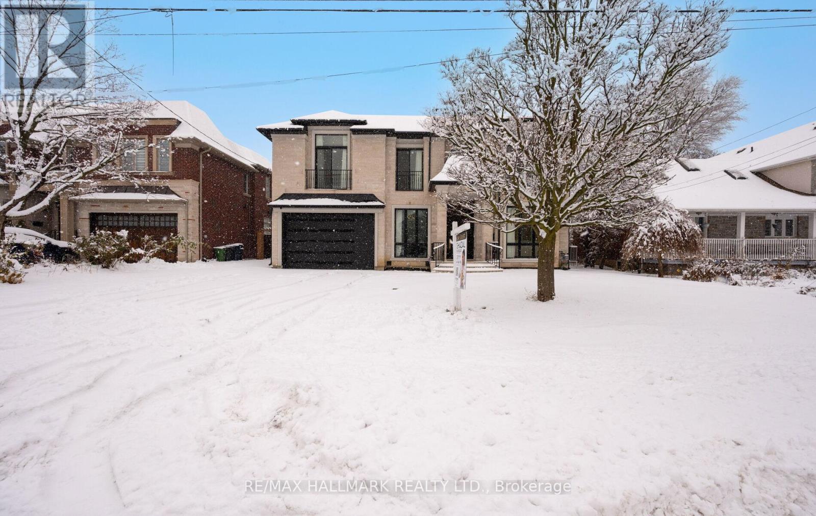 32 DEVONDALE AVENUE, Toronto, Ontario