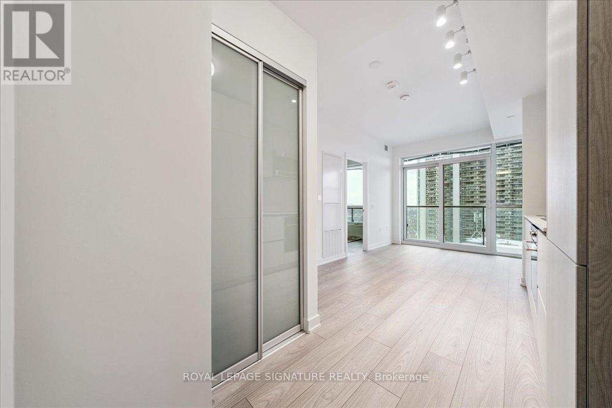 1313 - 120 Broadway Avenue, Toronto, Ontario  M4P 0E9 - Photo 12 - C12628114