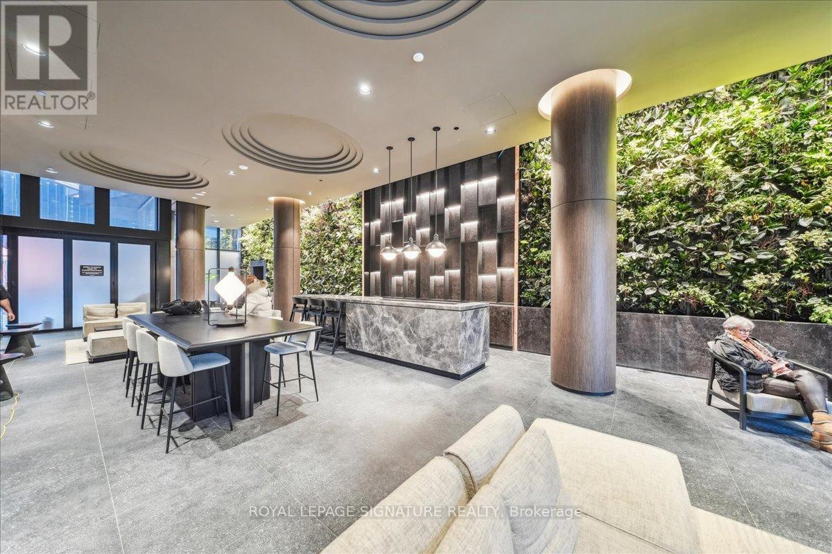 1313 - 120 Broadway Avenue, Toronto, Ontario  M4P 0E9 - Photo 4 - C12628114