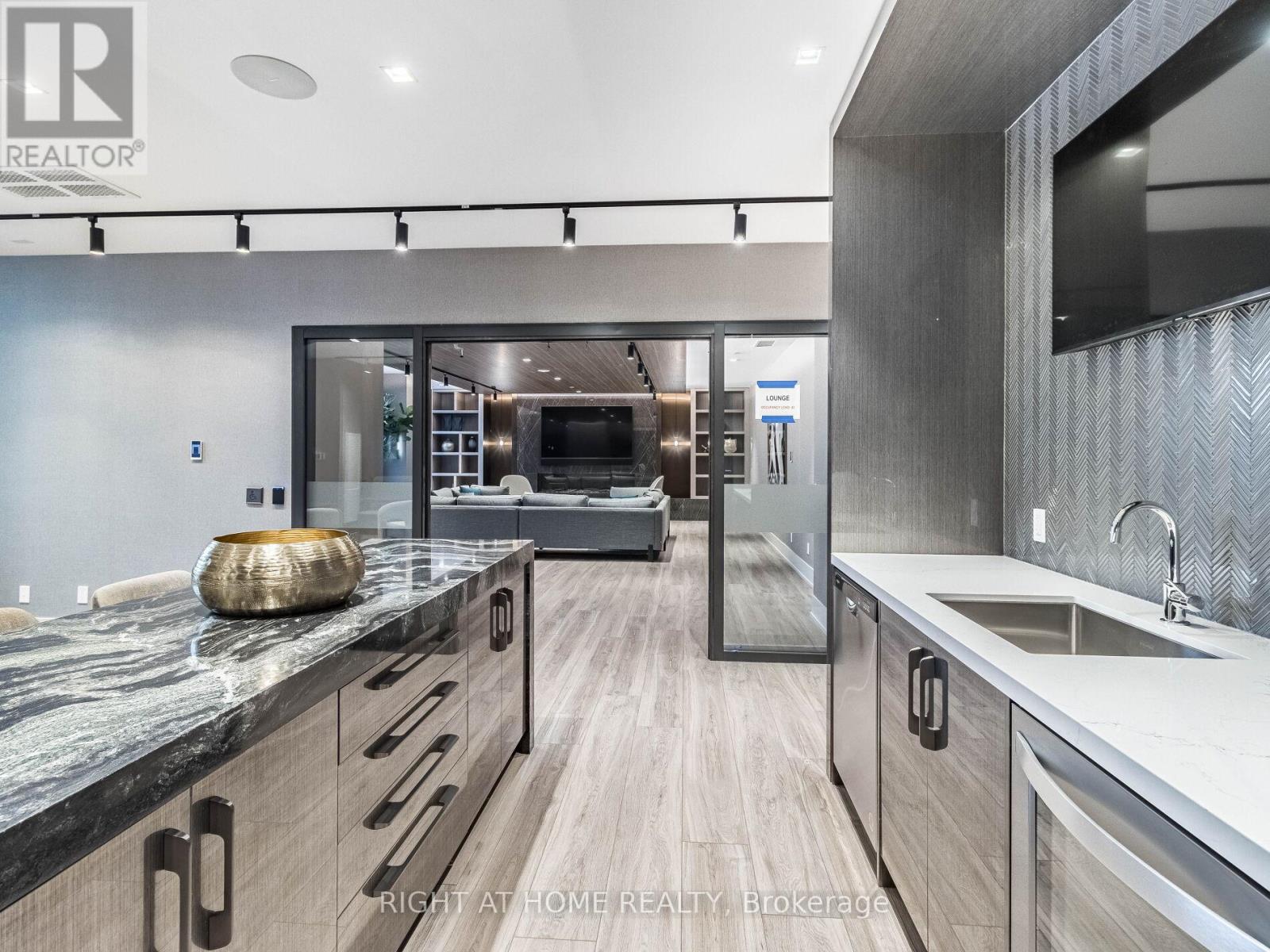 901 - 286 Main Street, Toronto, Ontario M4C 0B3 - Photo 5 - E12592678