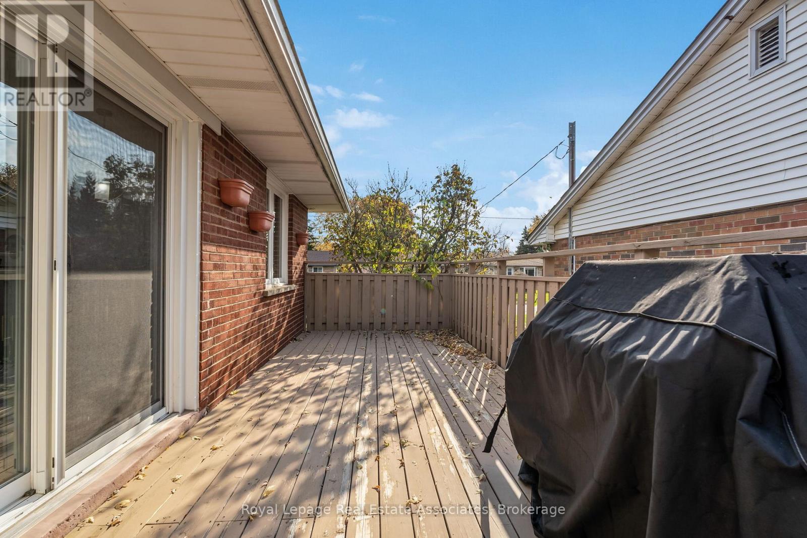 20 Suburban Drive, Mississauga, Ontario  L5N 1G5 - Photo 43 - W12460499