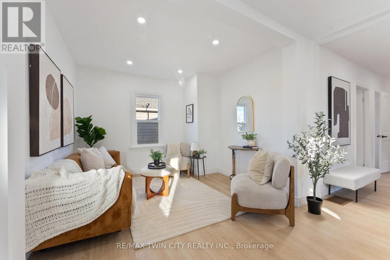 25 Dundee Street, Brantford, Ontario  N3R 4M2 - Photo 12 - X12587230