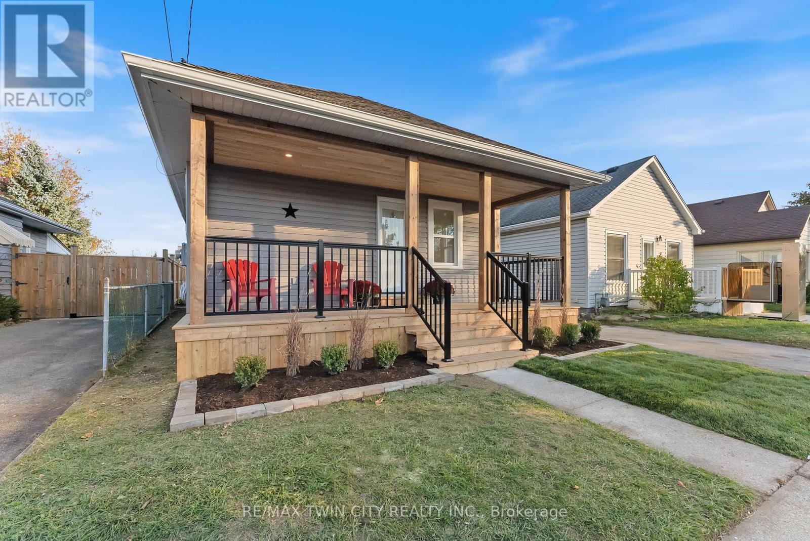 25 Dundee Street, Brantford, Ontario  N3R 4M2 - Photo 4 - X12587230