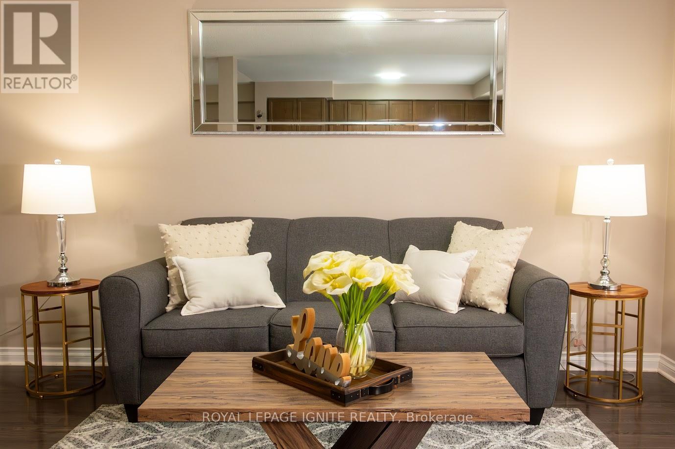 47 Tabaret Crescent, Oshawa, Ontario  L1L 0G5 - Photo 4 - E12627892