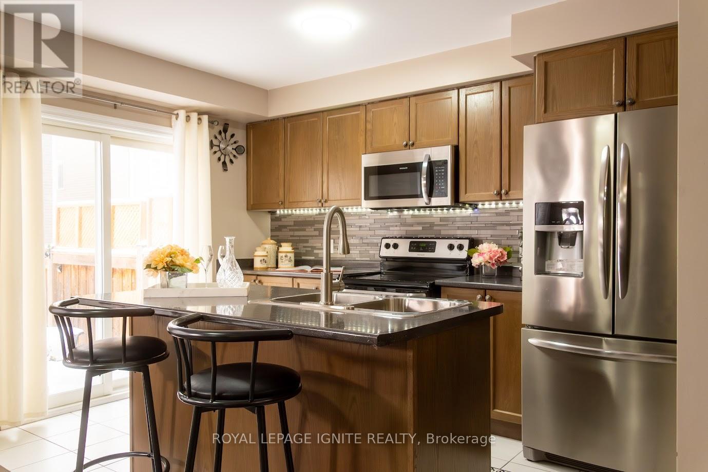 47 Tabaret Crescent, Oshawa, Ontario  L1L 0G5 - Photo 8 - E12627892