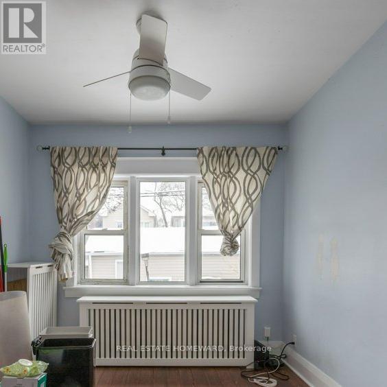 94 Bastedo Avenue, Toronto, Ontario  M4C 3N1 - Photo 13 - E12627902