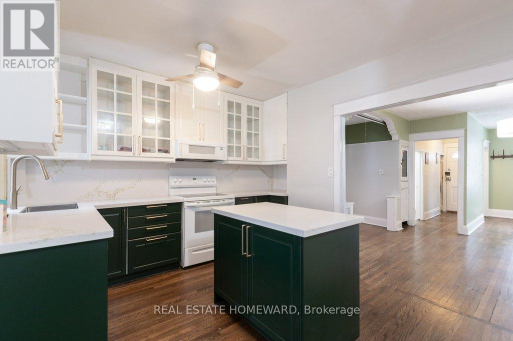 94 Bastedo Avenue, Toronto, Ontario  M4C 3N1 - Photo 2 - E12627902