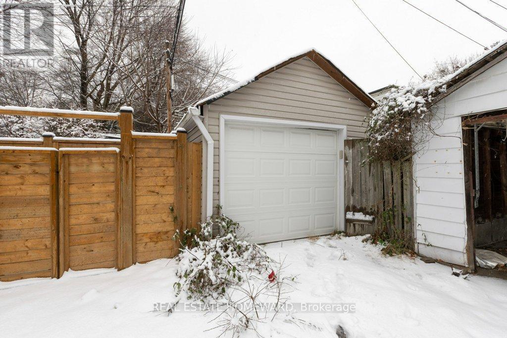 94 Bastedo Avenue, Toronto, Ontario  M4C 3N1 - Photo 21 - E12627902
