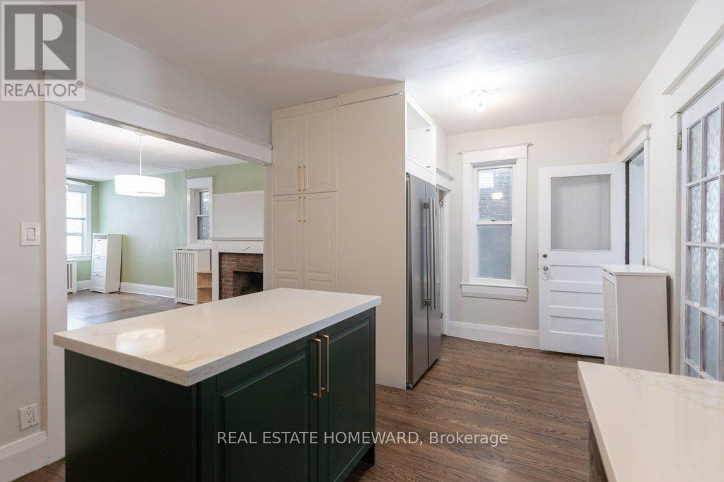 94 Bastedo Avenue, Toronto, Ontario  M4C 3N1 - Photo 5 - E12627902