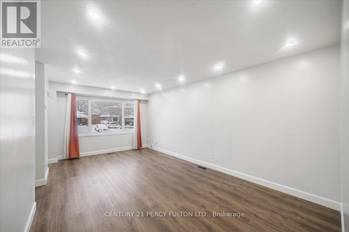 279 Vancouver Crescent, Oshawa, Ontario  L1J 2A1 - Photo 4 - E12627920