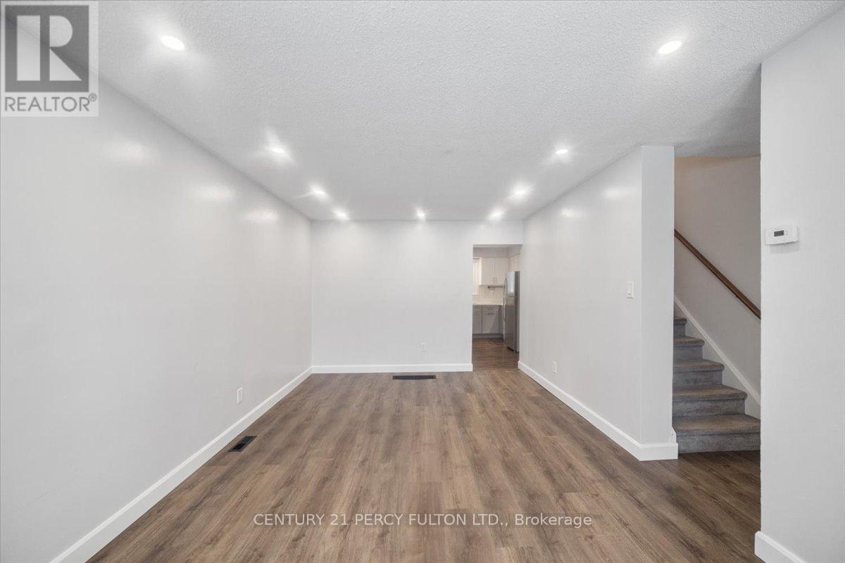 279 Vancouver Crescent, Oshawa, Ontario  L1J 2A1 - Photo 6 - E12627920