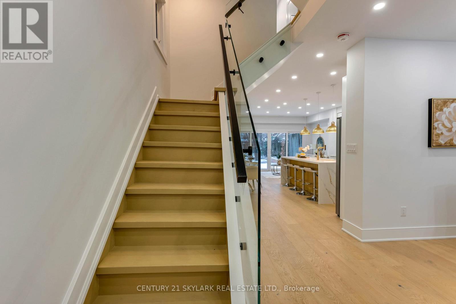 208 Gainsborough Road, Toronto, Ontario  M4L 3C6 - Photo 17 - E12627944