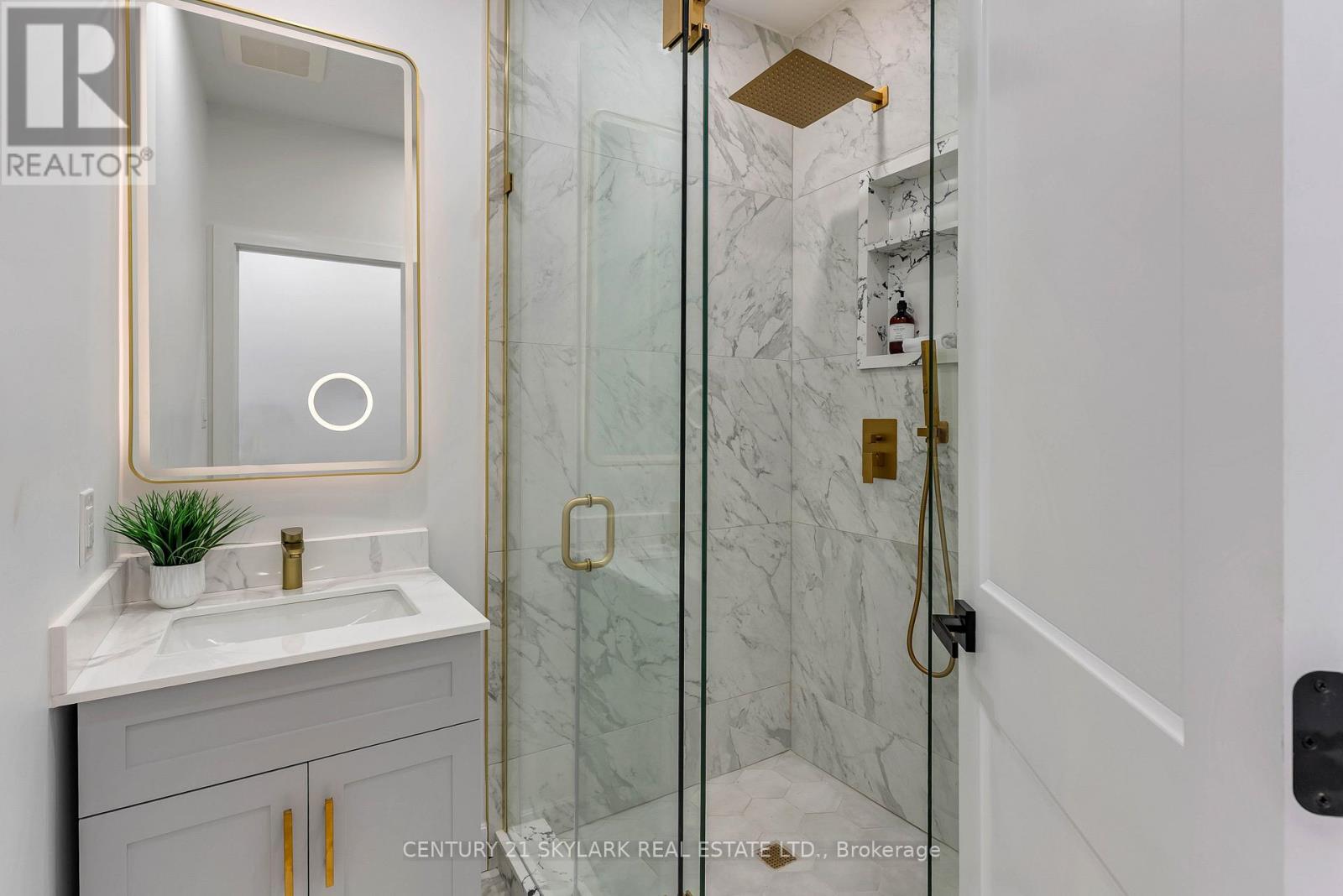 208 Gainsborough Road, Toronto, Ontario  M4L 3C6 - Photo 23 - E12627944