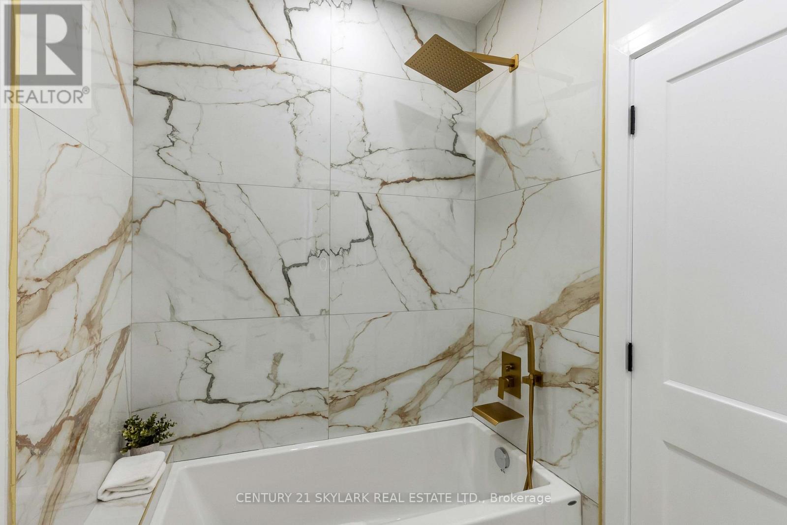 208 Gainsborough Road, Toronto, Ontario  M4L 3C6 - Photo 27 - E12627944