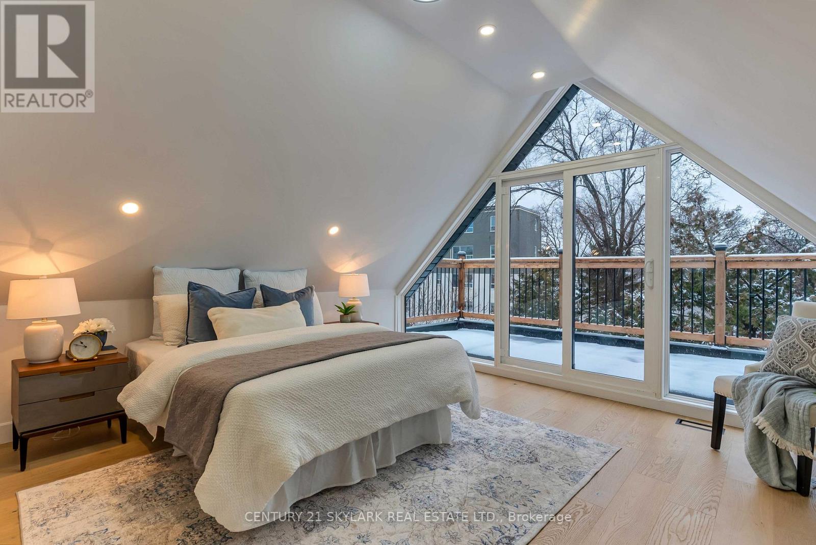 208 Gainsborough Road, Toronto, Ontario  M4L 3C6 - Photo 30 - E12627944