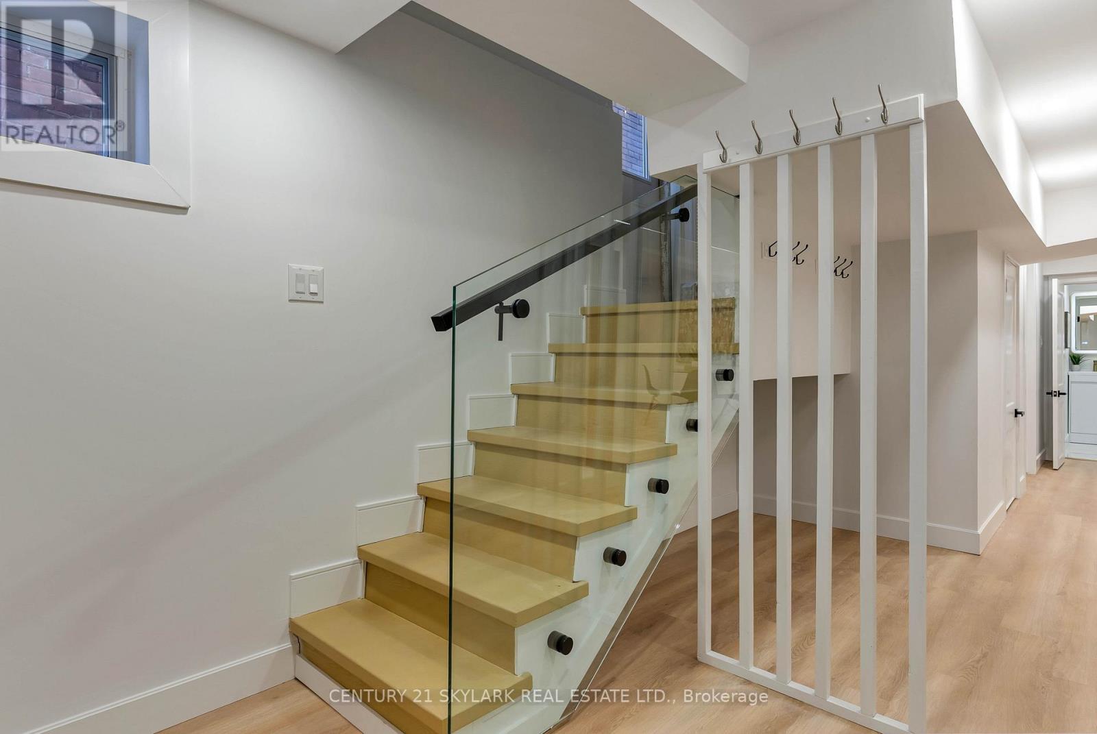 208 Gainsborough Road, Toronto, Ontario  M4L 3C6 - Photo 38 - E12627944