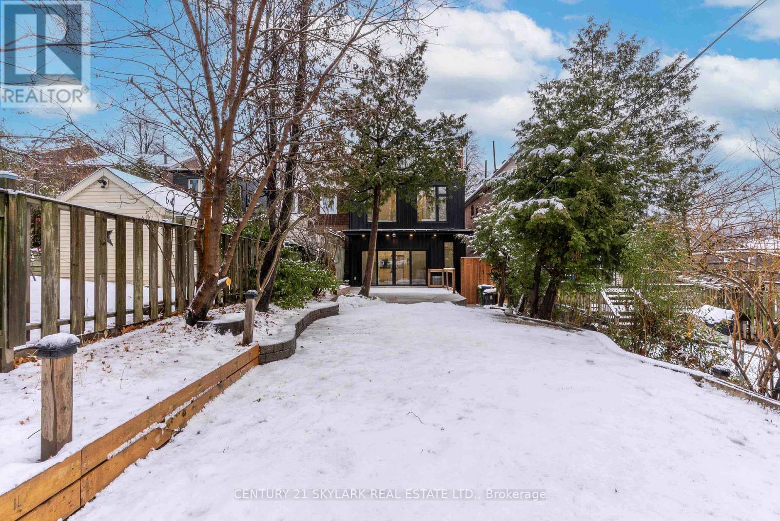 208 Gainsborough Road, Toronto, Ontario  M4L 3C6 - Photo 45 - E12627944